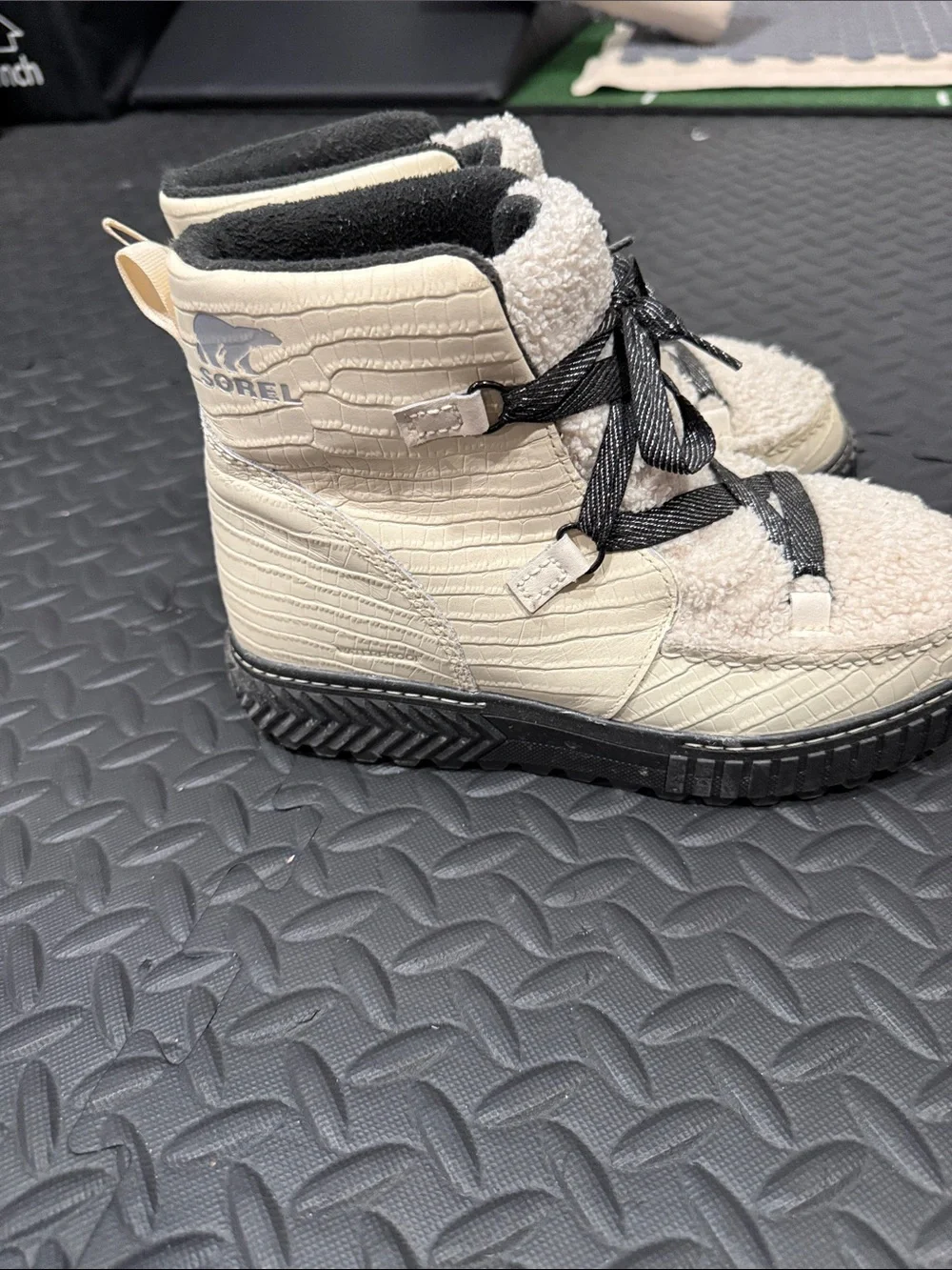 Sorel warm sherpa